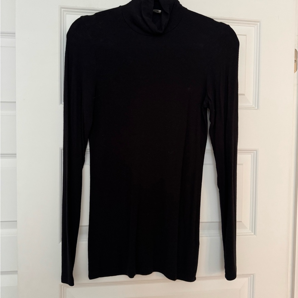 Wilfred Classic Black Long Sleeve Top